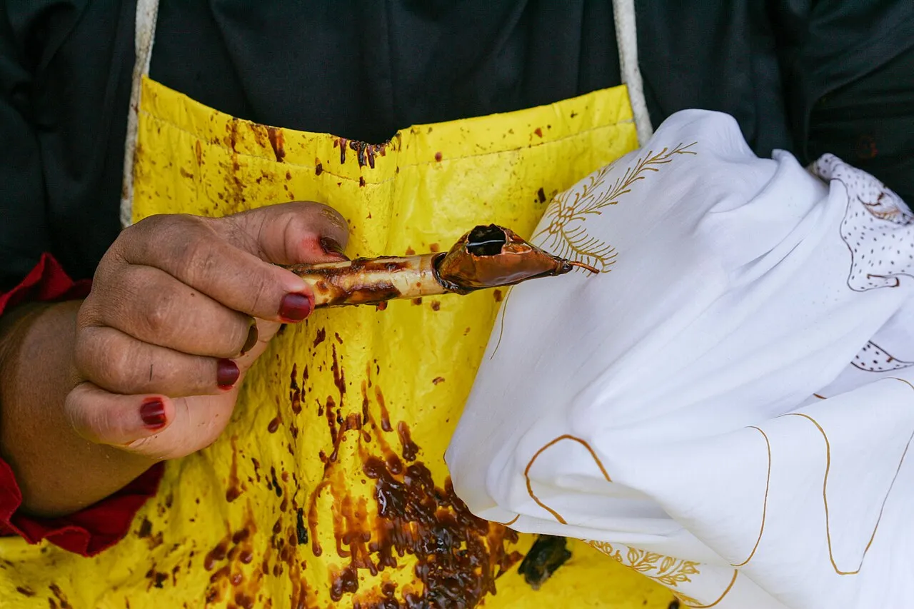 Canting, alat utama dalam teknik membatik tulis. Foto: Wikimedia Commons
