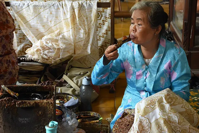 Cara Membedakan Batik Tulis Asli dan Palsu: 6 Cek Fisik yang Bisa Dicoba